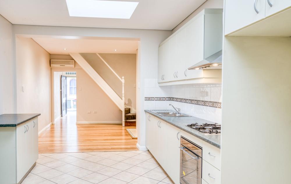 Unfurnished Cosmopolitan Terrace in City Fringe