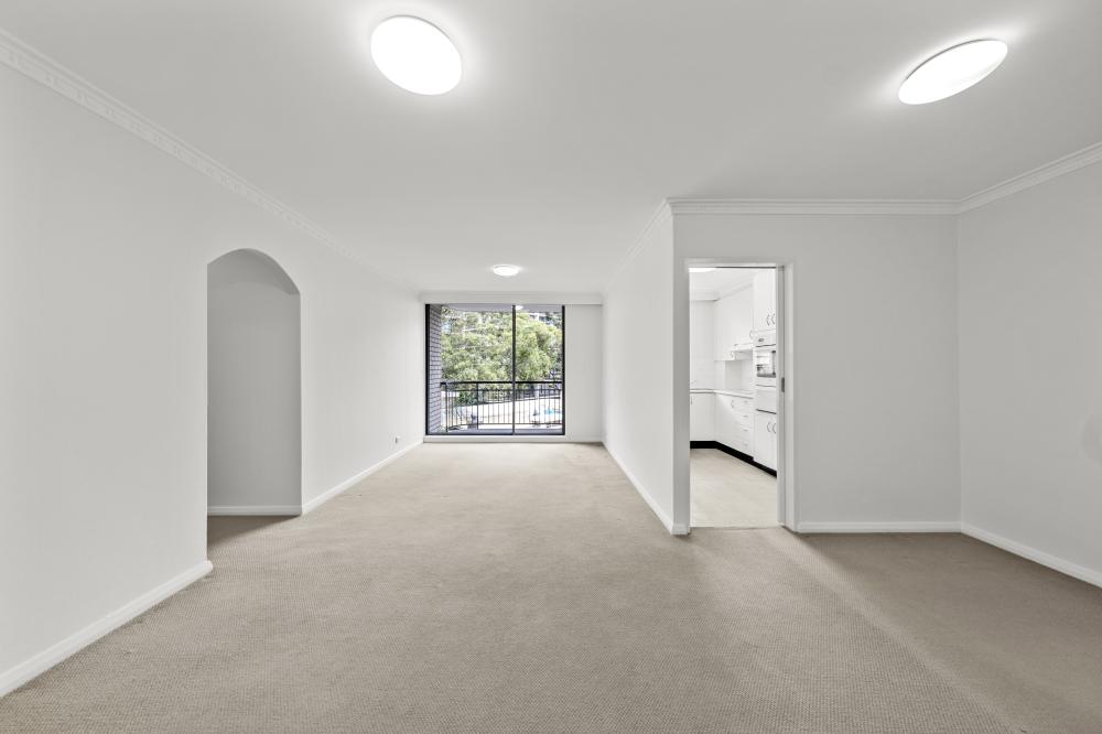 TWO BEDROOM APARTMENT WITH LEAFY OUTLOOK