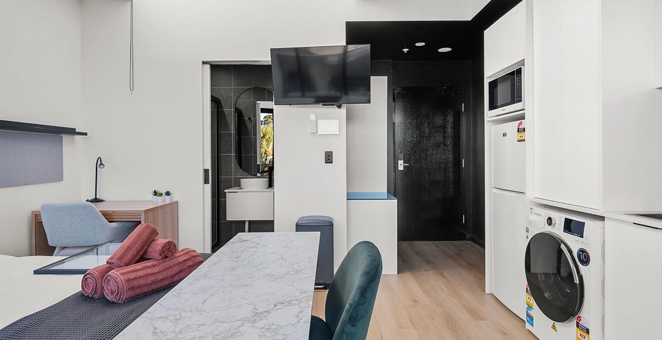 405 Studio 1 no skylight (1)